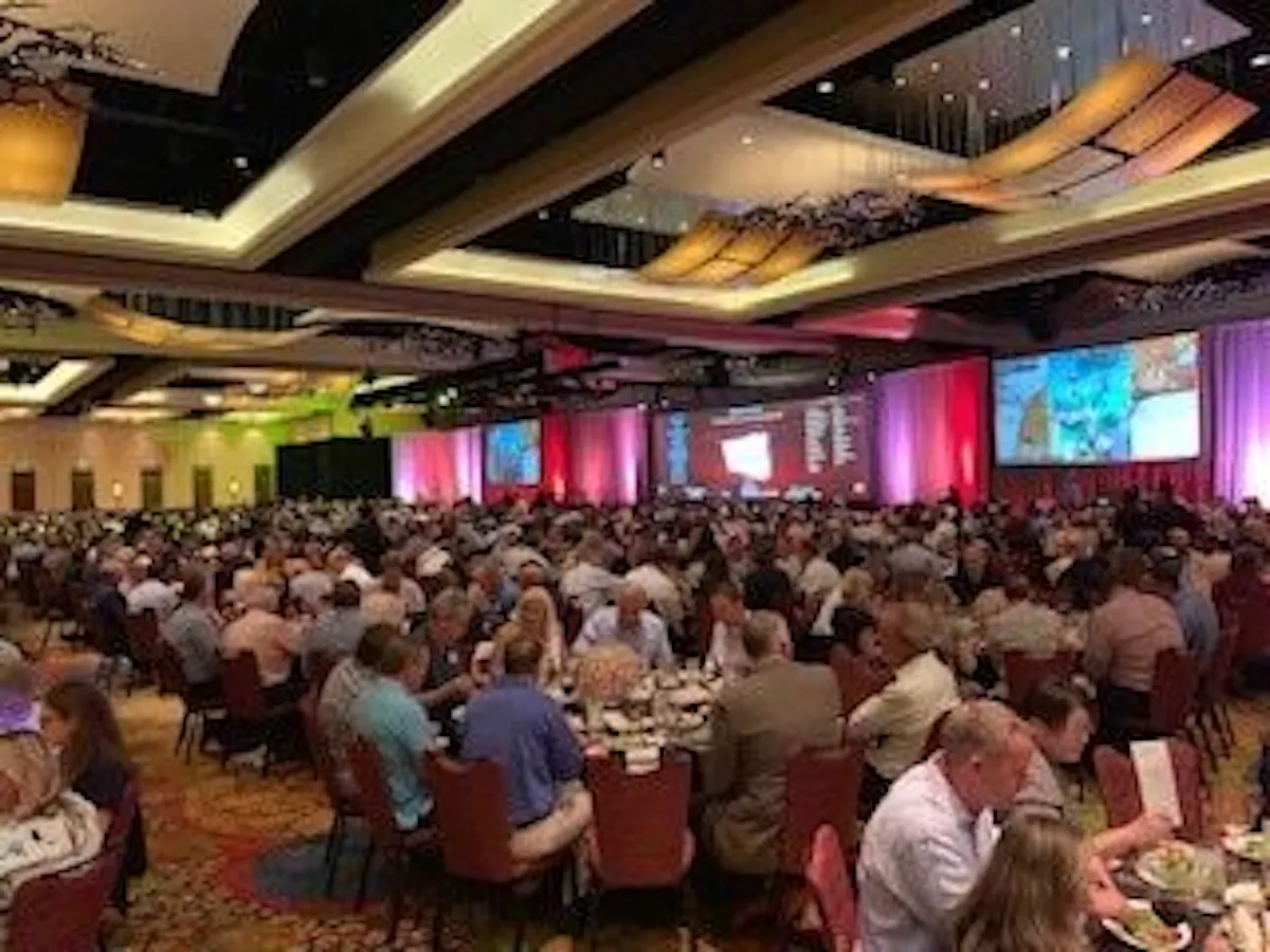 04 heb large group of people