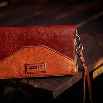 Ladies leather clutch bag